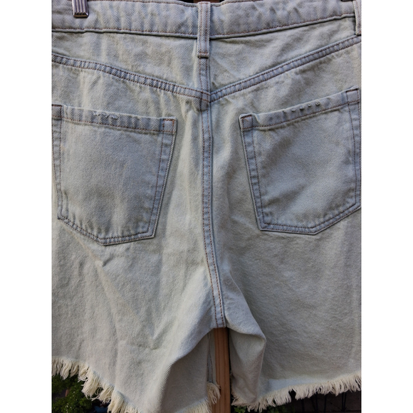 Women's Wild Fable Denim Shorts Size 8 Light Blue - Picture 6 of 11
